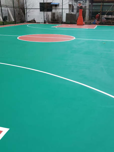 莘县 球场长期使用易出现地面开裂